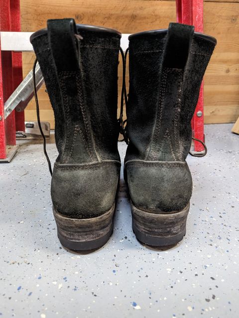 Photo by ChineseBroccoli on March 6, 2023 of the Viberg 155 Smokejumper Work Boot in Seidel Black Oil Tan Roughout.