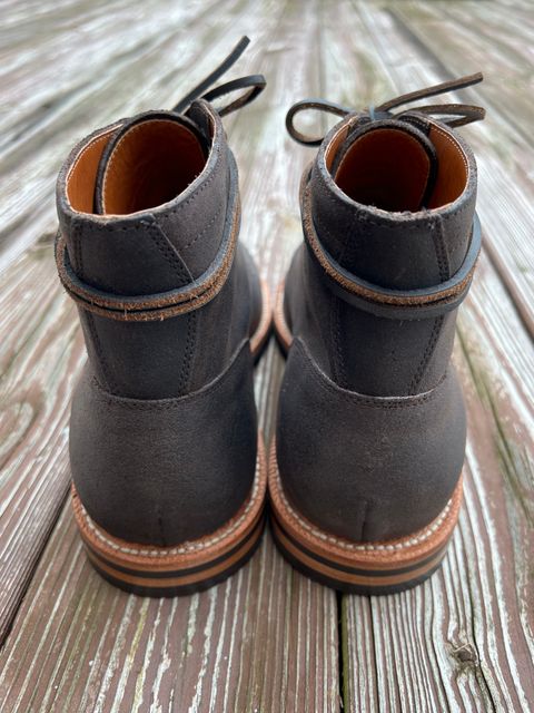 Photo by rjduma on October 3, 2022 of the Grant Stone Diesel Boot in C.F. Stead Earth Waxy Commander Suede.