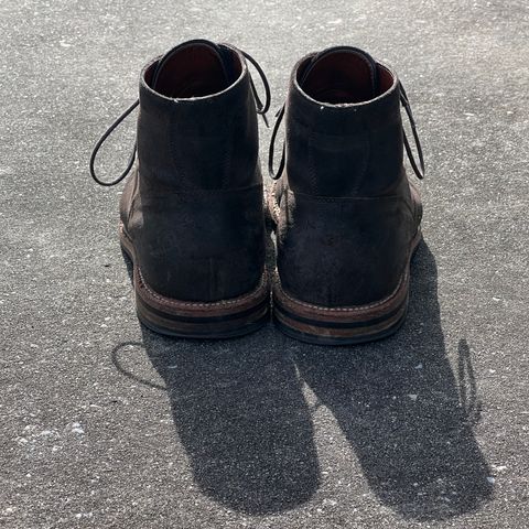 Photo by rjduma on February 5, 2023 of the Grant Stone Diesel Boot in C.F. Stead Earth Waxy Commander Suede.