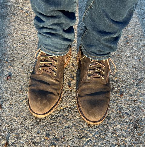 Photo by rjduma on April 1, 2023 of the Grant Stone Diesel Boot in C.F. Stead Earth Waxy Commander Suede.