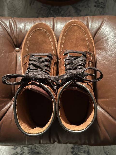 Photo by burrinboots on November 1, 2023 of the Allen Edmonds Freeport in Snuff Brown Suede.