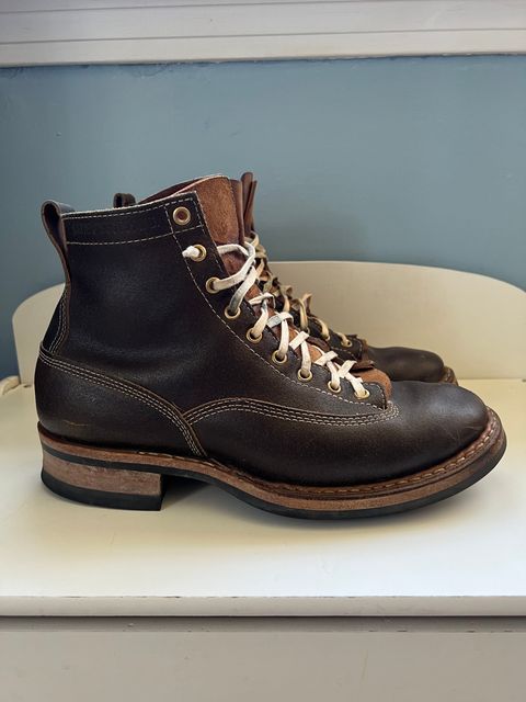 Photo by righturnclyde on December 6, 2022 of the White's Unlisted Model in Horween Olive Waxed Flesh.