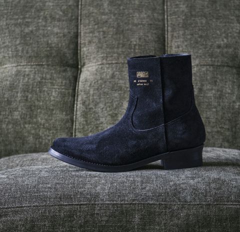 Photo by Mason on September 10, 2024 of the Addict Boots AB-05 Zip Western Boots in Black Steerhide.