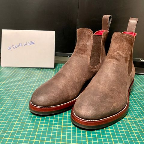 Photo by tillerman on October 3, 2022 of the Benzein The Seventh Chelsea Boot in Indonesian Brown Waxed Flesh.
