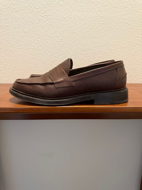 Photo by andrew_mier on January 23, 2025 of the Blackstock & Weber The Ellis Penny Loafer in Pebble Leather Chocolate.