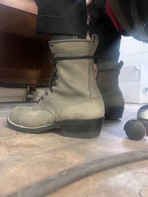 Photo by jrock352 on December 28, 2023 of the Nicks MTO in Horween Steel Predator.