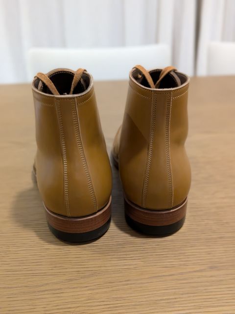 Photo by catchyname on October 2, 2025 of the Onderhoud LVL01 Derby Boot in Maryam Unglazed Shell natural.