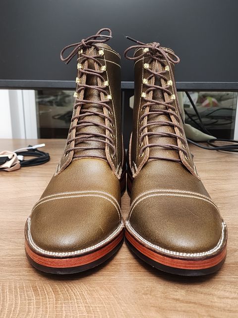 Photo by sasquatch on October 1, 2025 of the Imperium Radical in Horween Olive Waxed Flesh.