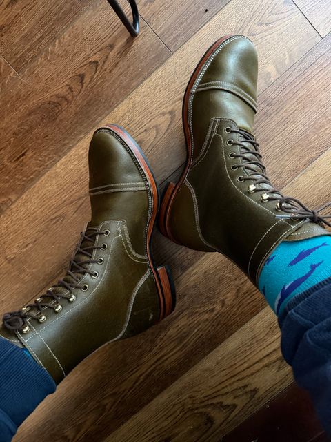 Photo by sasquatch on November 3, 2025 of the Imperium Radical in Horween Olive Waxed Flesh.