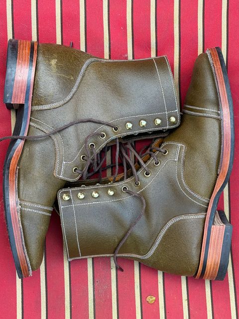 Photo by sasquatch on November 3, 2025 of the Imperium Radical in Horween Olive Waxed Flesh.