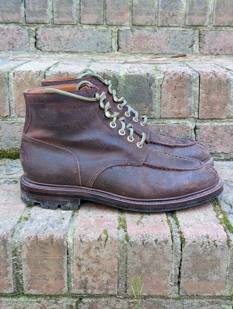 Photo by Eazyianish on March 4, 2023 of the Grant Stone Ottawa Boot in C.F. Stead Tobacco Waxy Commander Suede.