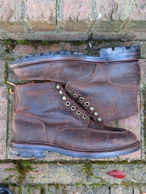Photo by Eazyianish on April 4, 2023 of the Grant Stone Ottawa Boot in C.F. Stead Tobacco Waxy Commander Suede.