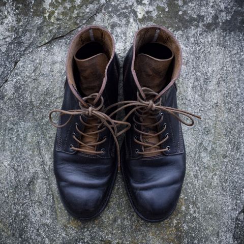Photo by t4.tillerman on December 5, 2024 of the Tee Four Tillerman / Self-made TB in Horween Tumbled Black Chromexcel.