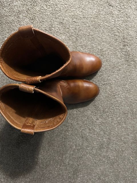 Photo by jayandhisboots on October 3, 2023 of the Allen Edmonds Dallas Roper in Horween Cheyenne Brown.