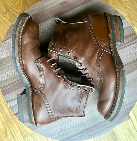 Photo by indigo_footprint on January 1, 2023 of the White's 350 Cruiser in Horween British Tan Chromexcel.