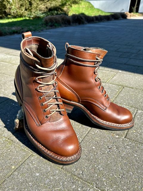 Photo by indigo_footprint on April 3, 2023 of the White's 350 Cruiser in Horween British Tan Chromexcel.