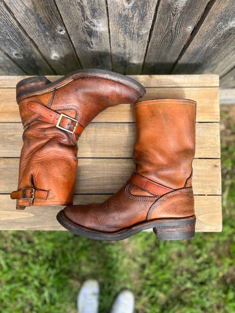 Photo by aminnix829 on April 1, 2023 of the Wesco Boss Engineer Boot in Horween Natural Essex.