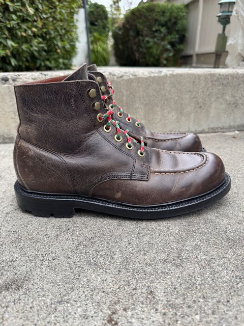 Photo by kat on December 4, 2024 of the Grant Stone Brass Boot in Gallun Teton Waxy Stag.