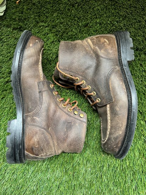 Photo by kat on February 5, 2025 of the Grant Stone Brass Boot in Gallun Teton Waxy Stag.