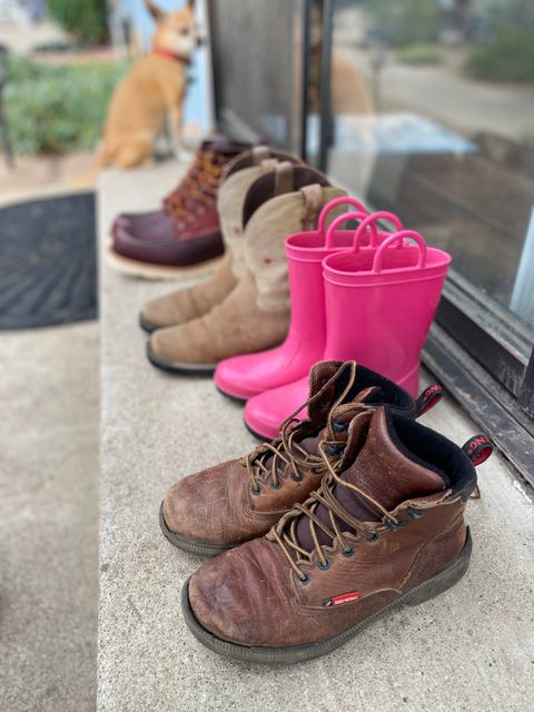 Photo by centralfornia on October 2, 2022 of the Red Wing 6-Inch Classic Moc in Unknown Leather.
