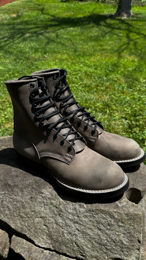 Photo by Leetsalot on June 28, 2024 of the Nicks MTO in Horween Steel Predator.