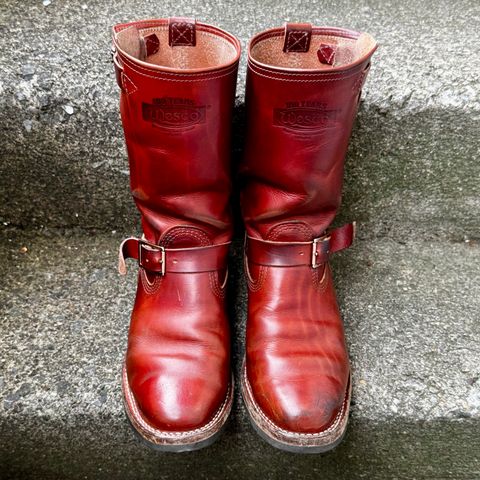 Photo by Leetsalot on April 3, 2025 of the Wesco Mister Lou in Wickett & Craig Tan Oiled Latigo.