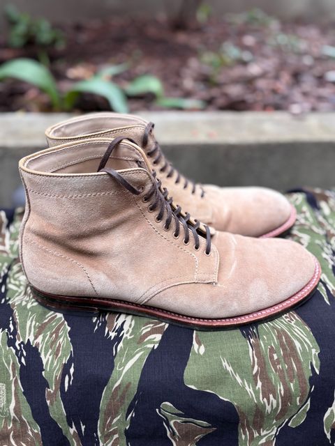 Photo by Way2Jeff on April 5, 2025 of the Alden x Brogue Boondocker Boot in Tan Suede.
