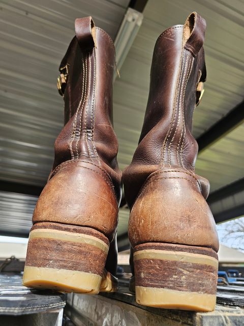 Photo by arriaga214 on January 1, 2024 of the Nicks Renegade in Horween Brown Chromexcel.