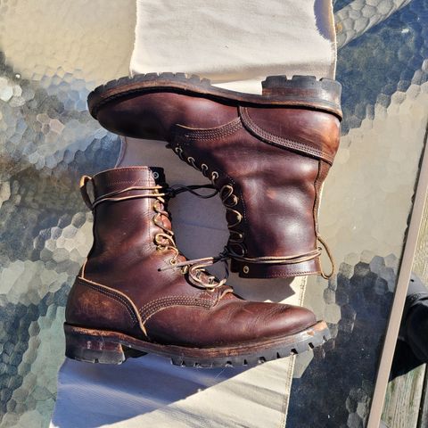 Photo by UrsusAstartes on February 4, 2024 of the Nicks Overlander in Horween Brown Chromexcel.