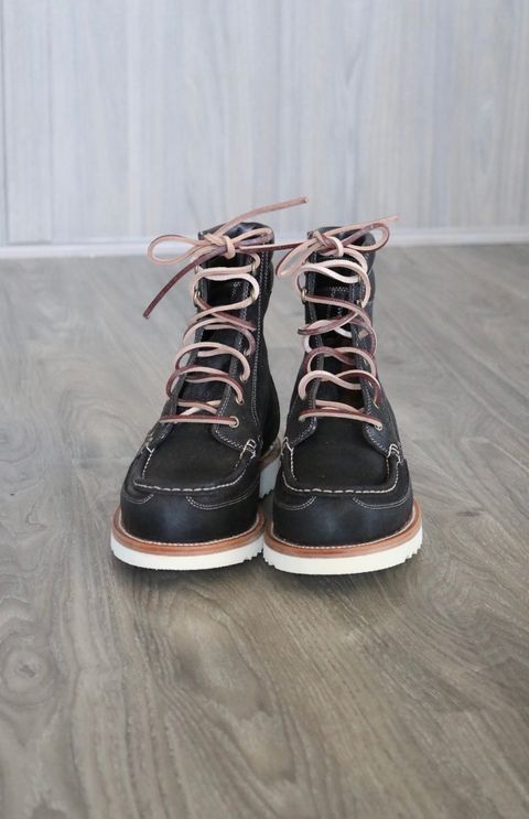 Photo by Swing077 on October 4, 2022 of the Grant Stone Field Boot in C.F. Stead Earth Waxy Commander Suede.