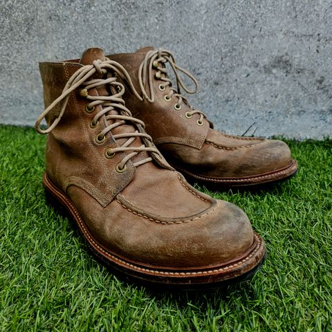 Photo by nutztee on February 2, 2025 of the Grant Stone Brass Boot in C.F. Stead Natural Waxy Commander Suede.