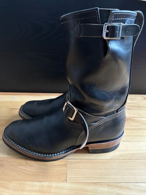 Photo by n_1n on January 4, 2023 of the Wesco Mister Lou in Maryam Petrolio Waxed Black Horsehide.