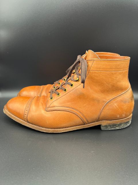 Photo by cronmok on January 5, 2023 of the Iron Boots Devil Dog in Maryam Washed Natural Horsefront.