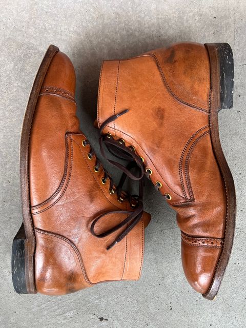 Photo by cronmok on April 1, 2023 of the Iron Boots Devil Dog in Maryam Washed Natural Horsefront.