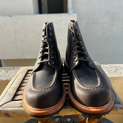 Photo by timothvn on October 5, 2024 of the Grant Stone Brass Boot in C.F. Stead Storm Waxy Commander Suede.