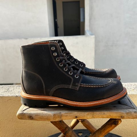 Photo by timothvn on October 5, 2024 of the Grant Stone Brass Boot in C.F. Stead Storm Waxy Commander Suede.