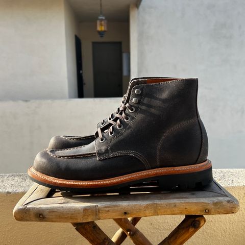 Photo by timothvn on October 5, 2024 of the Grant Stone Brass Boot in C.F. Stead Storm Waxy Commander Suede.