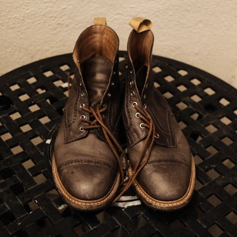 Photo by timothvn on December 6, 2023 of the Tricker's x Division Road Eaton Boot in Horween Timber Wolf Dublin.