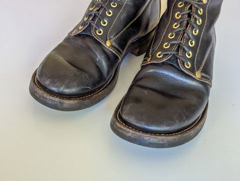 Photo by chilly on September 25, 2024 of the Unsung U 22-1 Slog Boot in Wickett & Craig Natural Veg Tan Overdyed Black.
