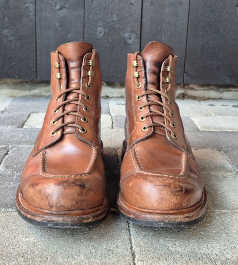 Photo by fjaagewaage on February 1, 2025 of the Grant Stone Brass Boot in Horween Dune Chromexcel.