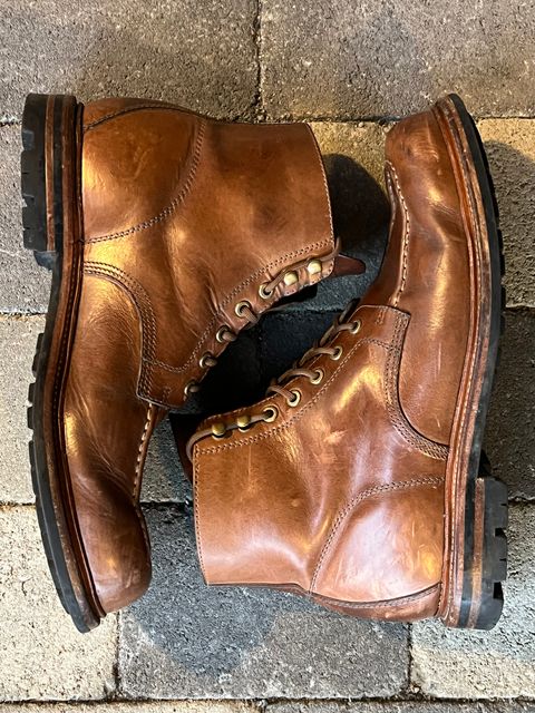 Photo by fjaagewaage on March 2, 2025 of the Grant Stone Brass Boot in Horween Dune Chromexcel.