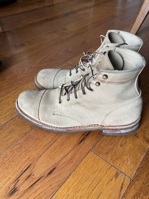 Photo by Suede_McWade on December 5, 2022 of the Truman Service Boot in Tasman Leather Group Coyote Roughout.