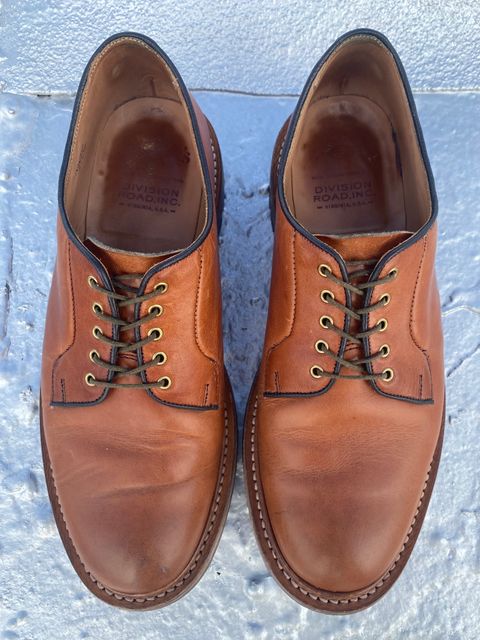 Photo by storybook.oak on January 2, 2023 of the Tricker's Robert Plain Derby Shoe in Horween Natural Dublin.