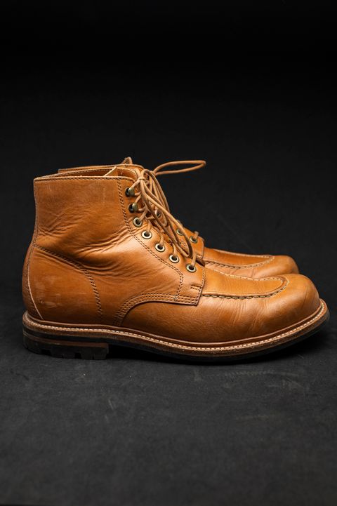 Photo by itsphil on December 2, 2022 of the Grant Stone Brass Boot in Horween English Tan Essex.