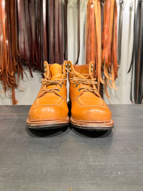 Photo by itsphil on April 5, 2023 of the Grant Stone Brass Boot in Horween English Tan Essex.