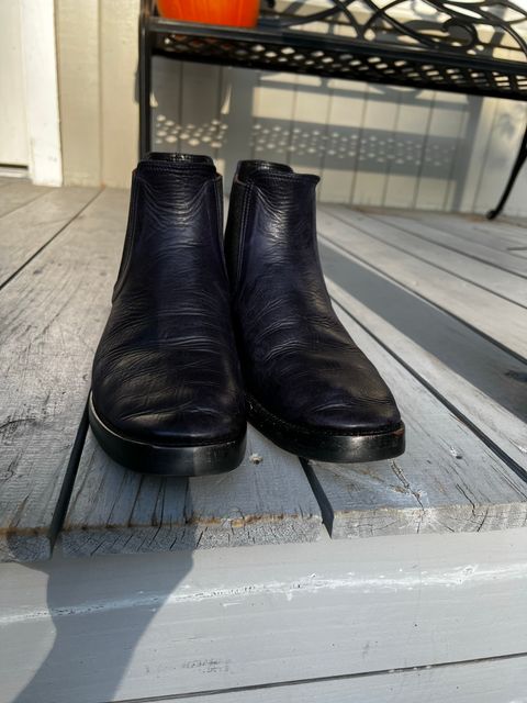 Photo by JonathonC on November 5, 2022 of the Benzein The Seventh Chelsea Boot in Shinki Purple Latigo Horsehide.