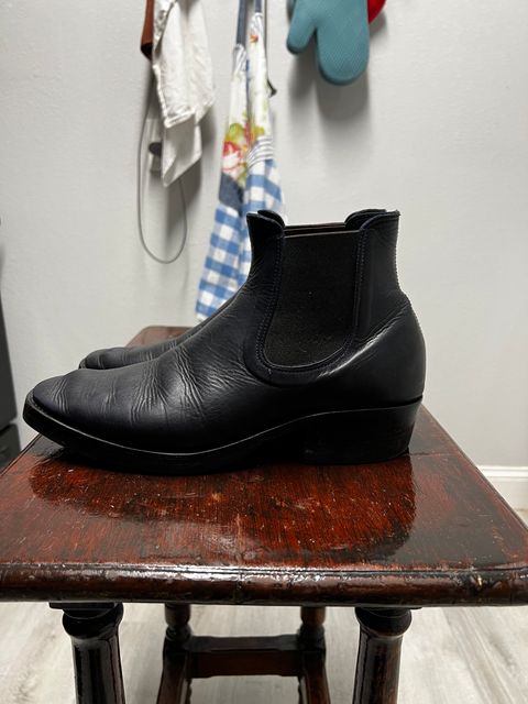 Photo by JonathonC on December 6, 2022 of the Benzein The Seventh Chelsea Boot in Shinki Purple Latigo Horsehide.