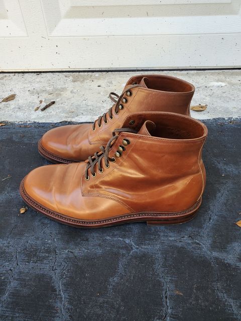 Photo by grim_f on December 5, 2022 of the Grant Stone Edward Boot in Horween Honey Glazed Shell Cordovan.