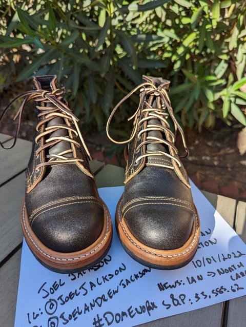 Photo by joeljackson on October 1, 2022 of the Truman Unlisted Model in Horween Black Waxed Flesh.
