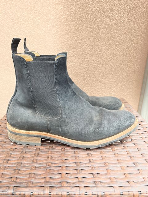 Photo by thelibertytree on December 4, 2022 of the Mark Albert Chelsea Boot in C.F. Stead Black Waxy Commander Suede.